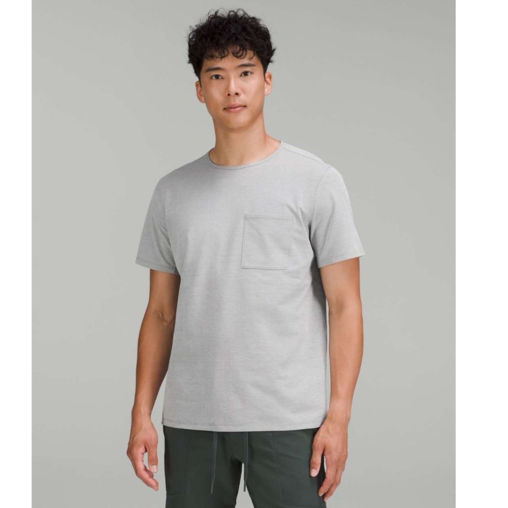 Lululemon Chest Pocket Relaxed Fit T-Shirt Oxford Grey Small
